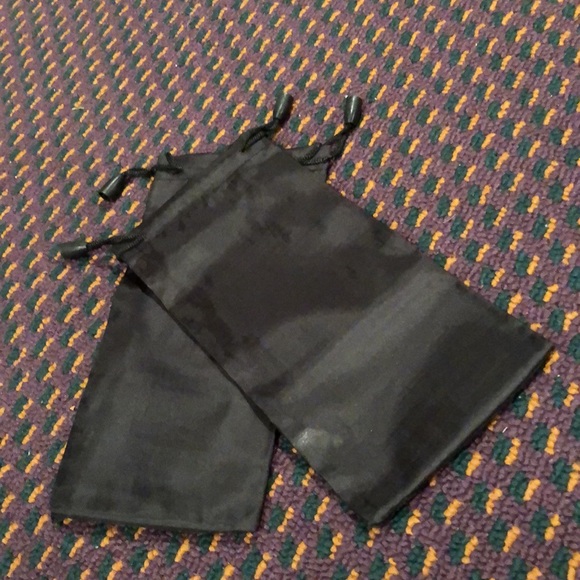 New 30 count satin bags to wrap sale items or giveaways - Picture 2 of 12